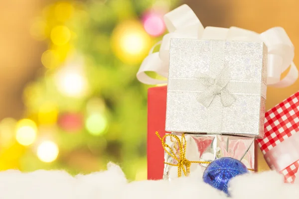 Gift box with bokeh background — Stock Photo, Image