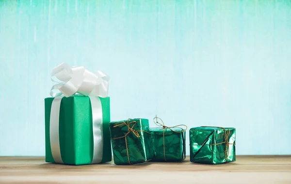 Gifts Boxes Reward Green Gift Box Table Copy Space — Stock Photo, Image