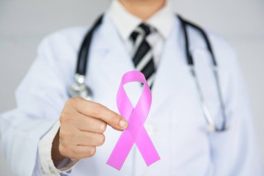 Doktor Pembe Kurdele Tutuyor, Uluslararası Göğüs Kanseri Günü 7 Ekim
