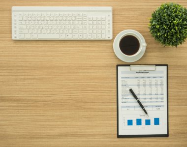 Ofis masaları ile klavye