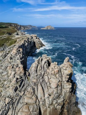 Punta de Moras çevresi Xove, Lugo, Marinha Lucense. Kağıt Kayalıklar