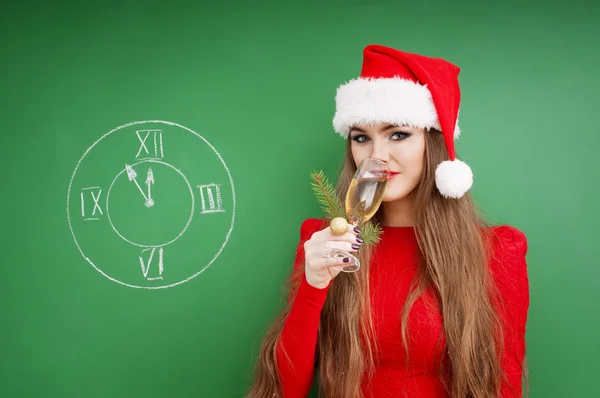 Donna di Natale con bicchiere di champagne — Foto Stock