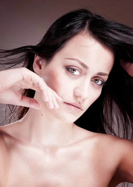 Woman with bare shoulders — Stock Photo, Image