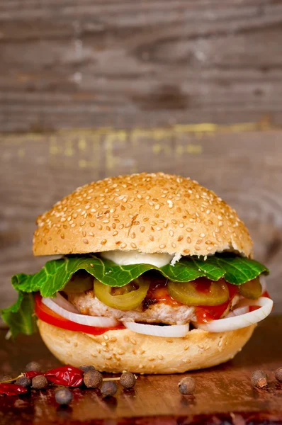 Appetizing burger closeup — Stock Photo, Image