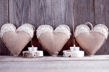 Üç Sim dantel el yapımı kalbimizle