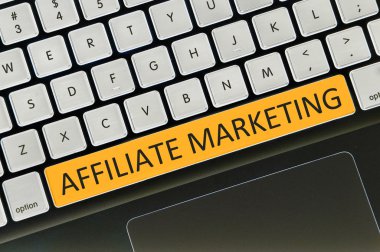 Kelime yazılı klavye düğmesine affiliate pazarlama