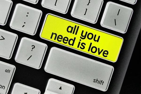 Tastatur-Taste geschriebenes Wort alles, was Sie brauchen, ist Liebe — Stockfoto