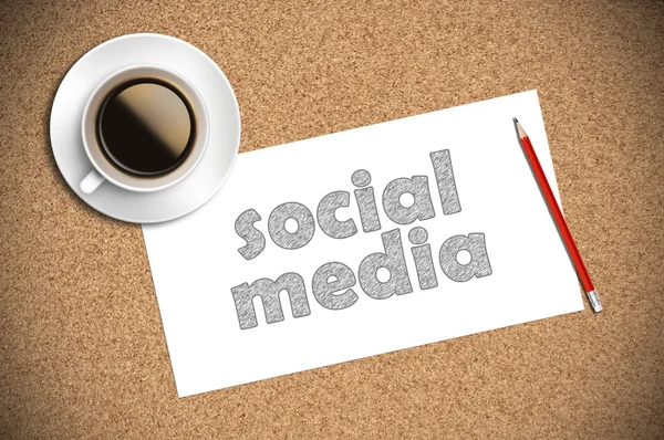 Café e lápis esboço mídia social no papel — Fotografia de Stock