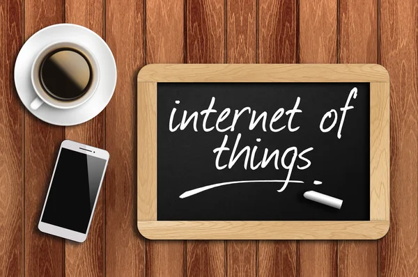 Kahve, telefon ve internet şeyler kelime ile kara tahta — Stok fotoğraf
