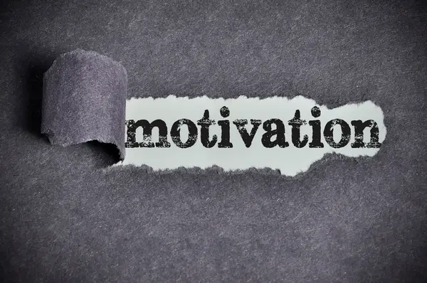 motivasyon kelime yırtık siyah şeker kağıt'ın altında 