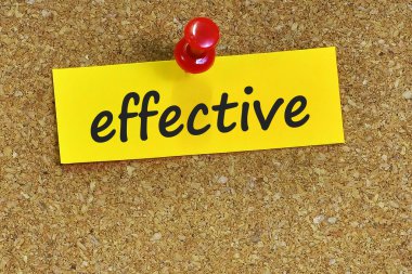 cork arka plan ile notlar kağıt üzerinde etkili kelime