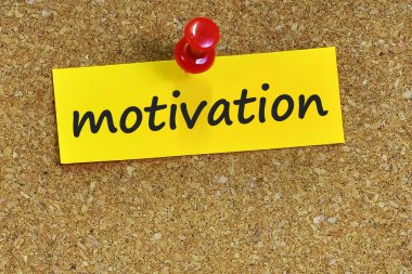 motivasyon kelime ile mantar arka plan notları kağıt üzerinde