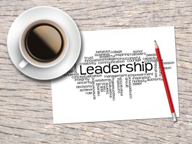 Kahve, kalem ve bir not içeren kelime bulutları liderlik ve 