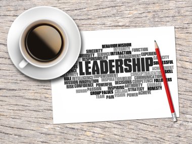 Kahve, kalem ve bir not içeren kelime bulutları liderlik ve 