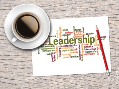 Kahve, kalem ve bir not içeren kelime bulutları liderlik ve 