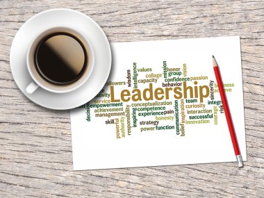 Kahve, kalem ve bir not içeren kelime bulutları liderlik ve 
