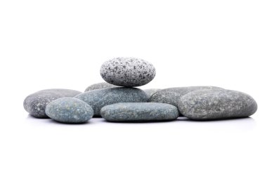Zen ve beyaz arka plan üzerinde Spa taşı