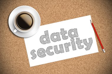 kahve ve kalem kağıt üzerinde veri güvenliği kroki