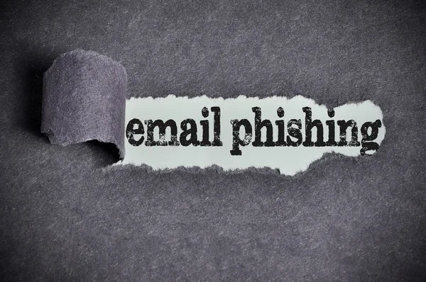 Email phishing kata di bawah robek kertas gula hitam — Stok Foto