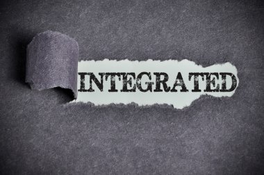 yırtık siyah şeker kağıt'ın altında entegre kelime