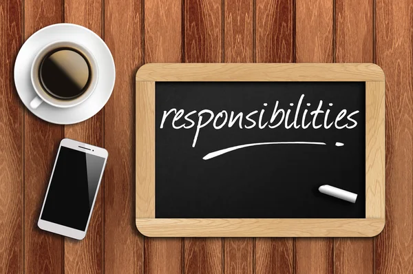 Kahve, telefon ve kelime sorumlulukları ile kara tahta — Stok fotoğraf