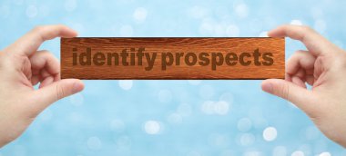 Bir ahşap holding eller basık word ile umutları tanımlamak