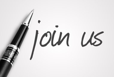 kalem yazıyor beyaz boş kağıt üzerinde bize katılın