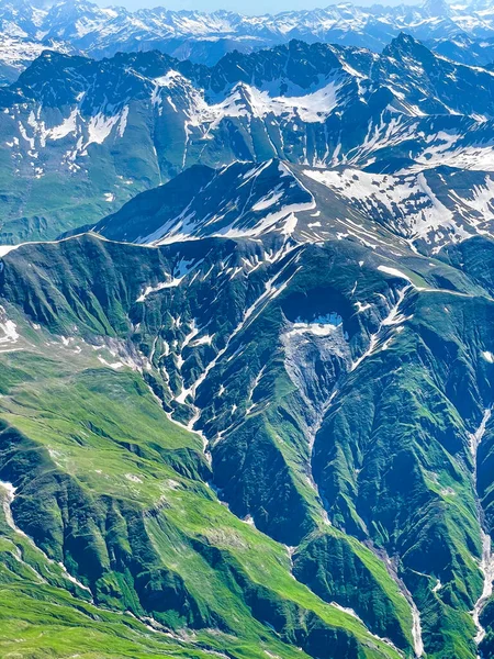 Χιονισμένα Βουνά Στη Γεωργία Φύση Της Γεωργίας Δάση Μεγάλο Πεδίο — Φωτογραφία Αρχείου