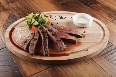 Külbastı salata ile