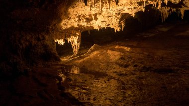 Sarı Işıklı Mağara