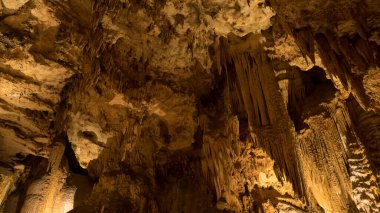 Sarı Işıklı Mağara