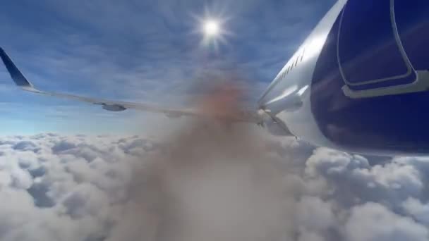 Αεροπλάνο Που Πετάει Μακριά Φωτιά Και Καπνό Στον Αριστερό Του — Αρχείο Βίντεο