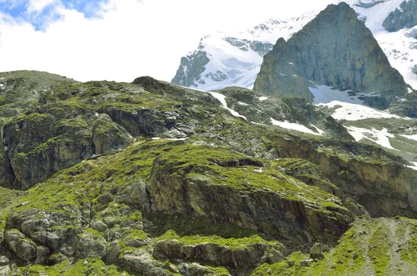 Vista de las montañas rocosas cerca de Georgia —  Fotos de Stock