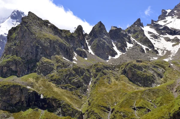 Los picos agudos de la cordillera —  Fotos de Stock