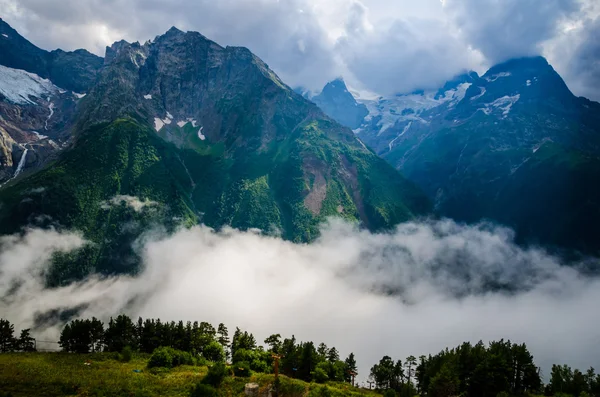 Rayo en las nubes —  Fotos de Stock