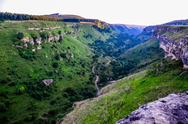 Vackra djupa dalen nära Kislovodsk — Stockfoto