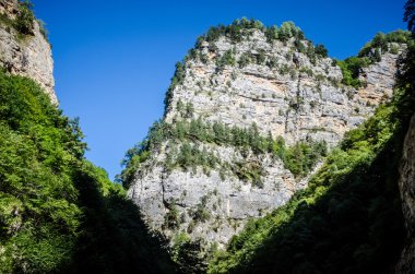 Chegem Kanyonu kayalarda üst kısımları