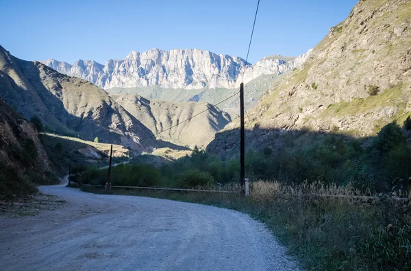 Chegem gorge giden yol — Stok fotoğraf