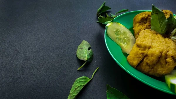 Curry Verde Con Limone Menta Fondo Nero — Foto Stock