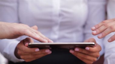 Birkaç kişi tarafından bir tablet kullanımı kapat