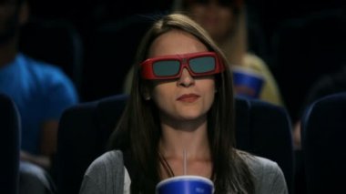 Casual kız sinema film izlemek