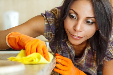 Güzel ev kadını temizlik tablo