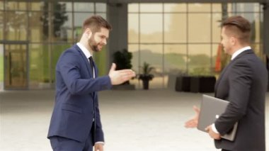 Karşılıklı iki iş arkadaşları