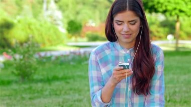 Park onun oyuncu ile güzel kız