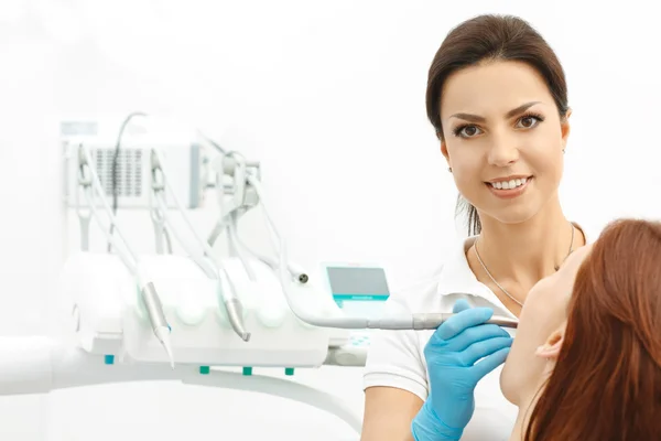 Diş hekimi yükleme dolgular hasta