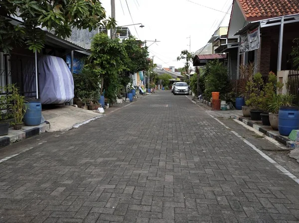 Residência Tranquila Indonésia Vários Carros Estacionados Fora Dentro Casa — Fotografia de Stock
