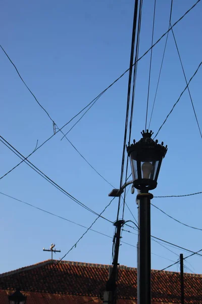 Luzes Rua Que Não Funcionam Postes Fios Elétricos — Fotografia de Stock