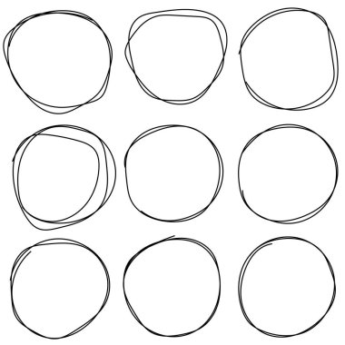 Çember çizgilerinin çizimleri elle çizilmek için bir dizi halka. Sanat tasarımı Yuvarlak yuvarlak karalama