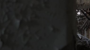 Terk edilmiş eski aristokrat bina