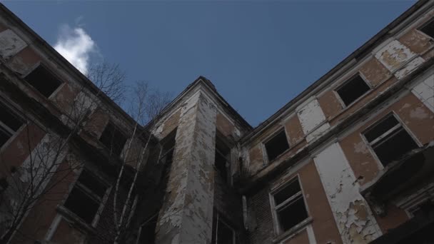 Заброшенное старое аристократическое здание — стоковое видео